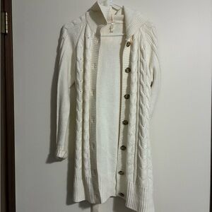 NWOT Elegant Cream Gapbody Cable Knit Cardigan